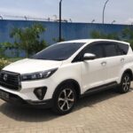 sewa mobil Innova Reborn